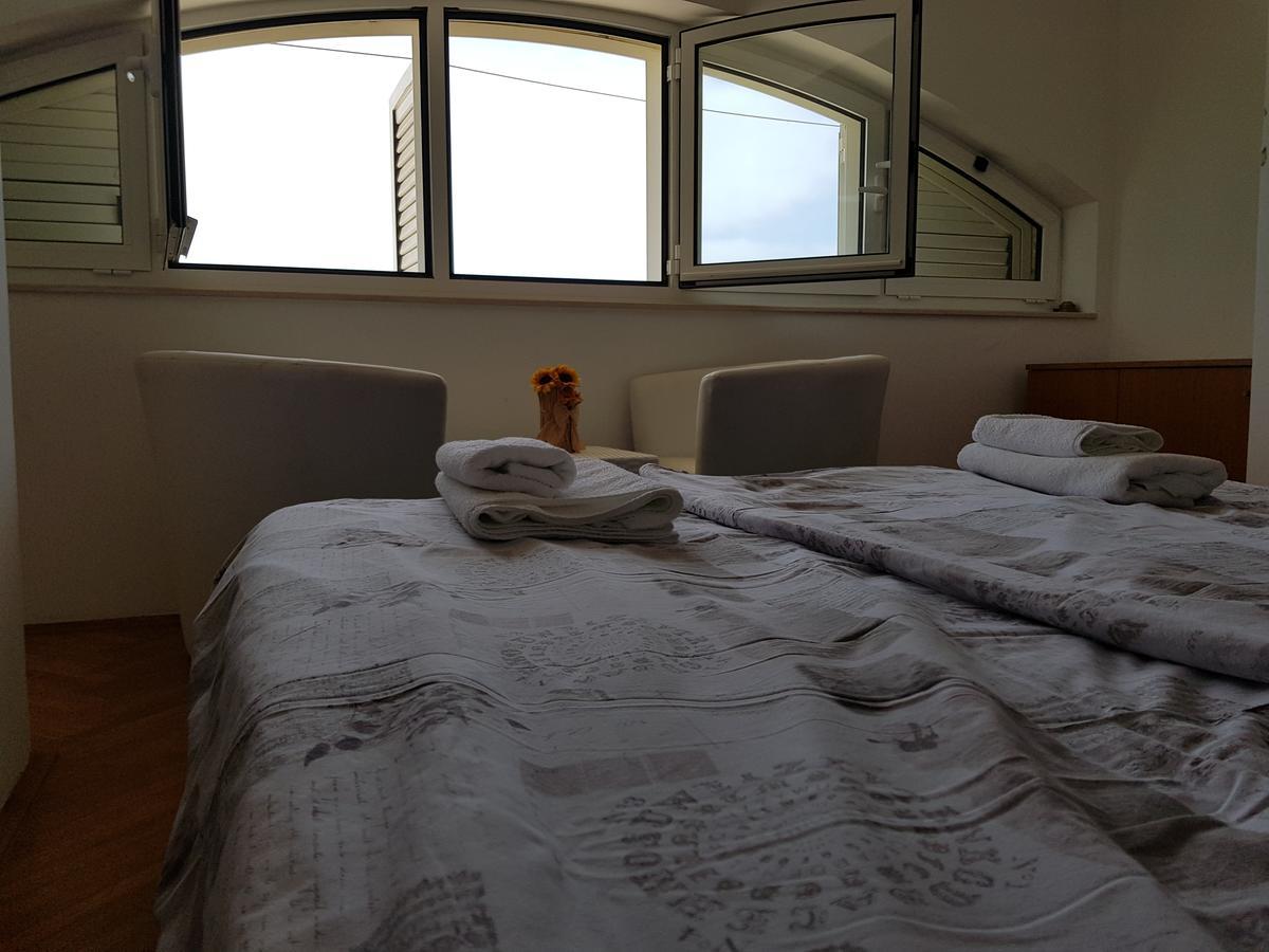 Apartment Dove With Sea View And Free Parking Dubrovnik Kültér fotó