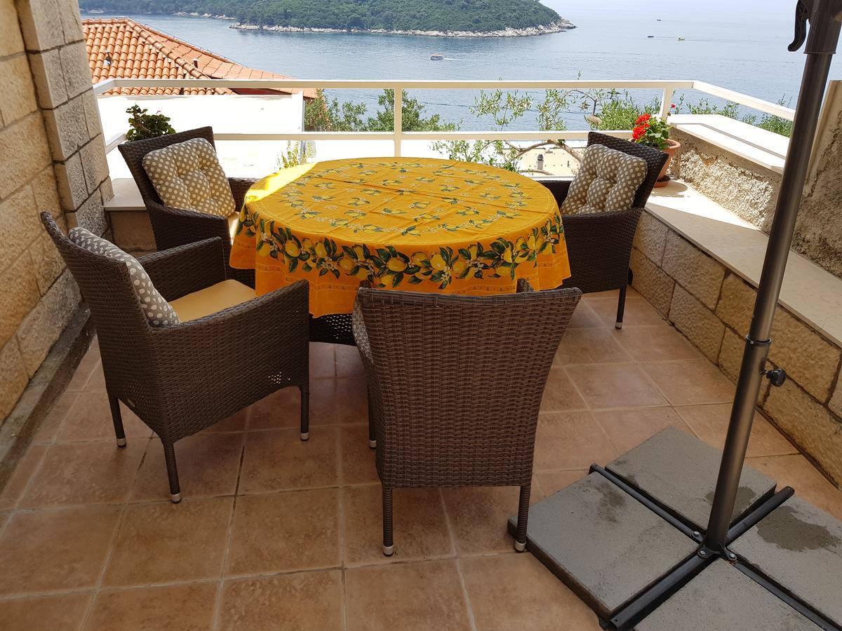 Apartment Dove With Sea View And Free Parking Dubrovnik Kültér fotó